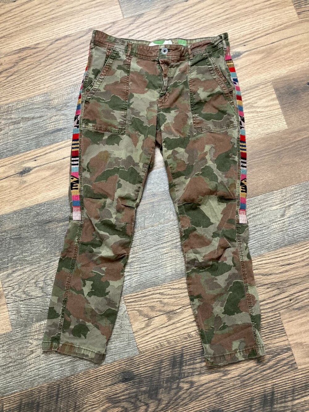 Anthropologie The Wanderer Women's Camo Utility Pants Size 31 Embroidered Side